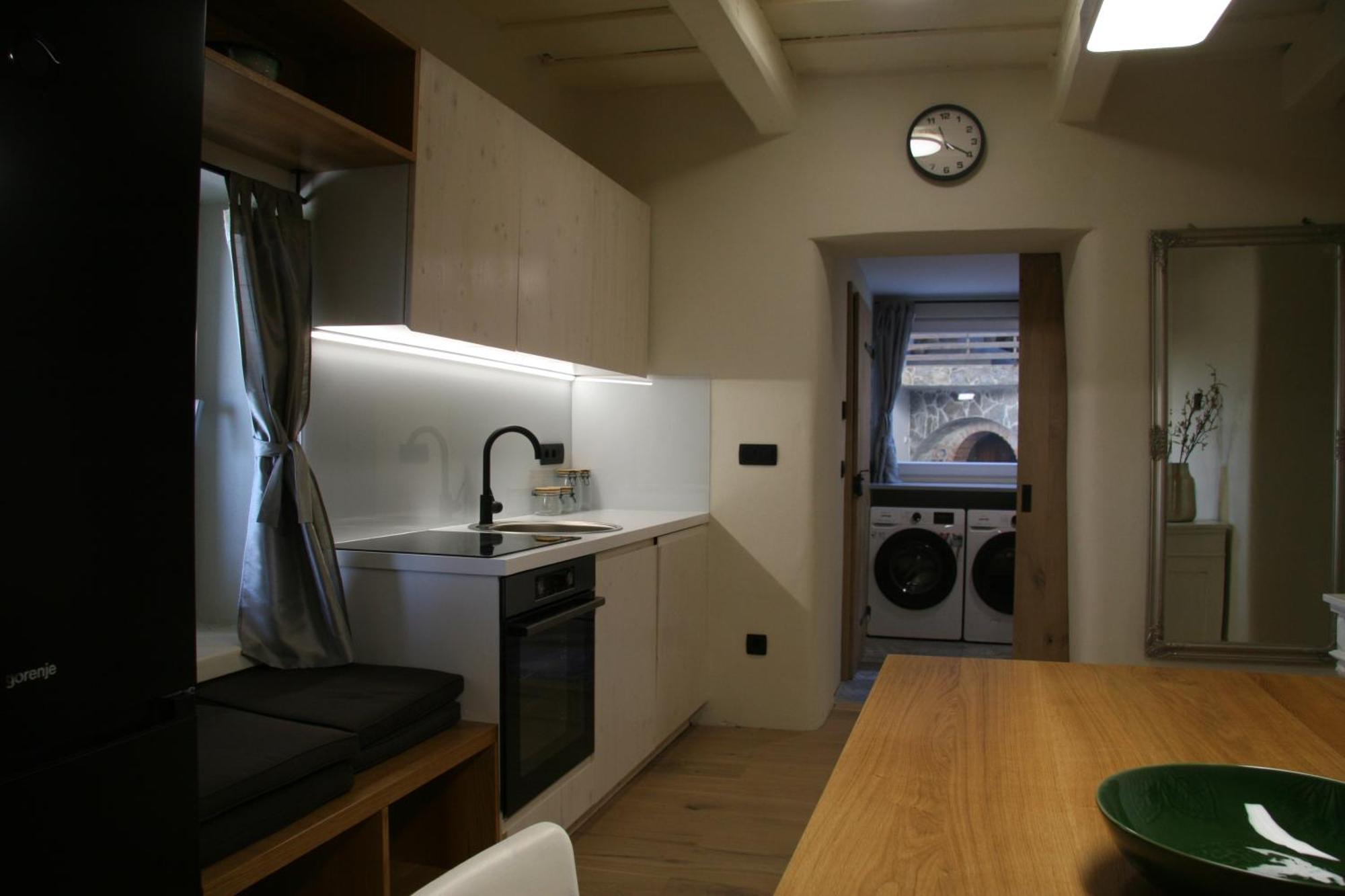 Terasse Jeruzalem Apartments Hermanci Exteriör bild