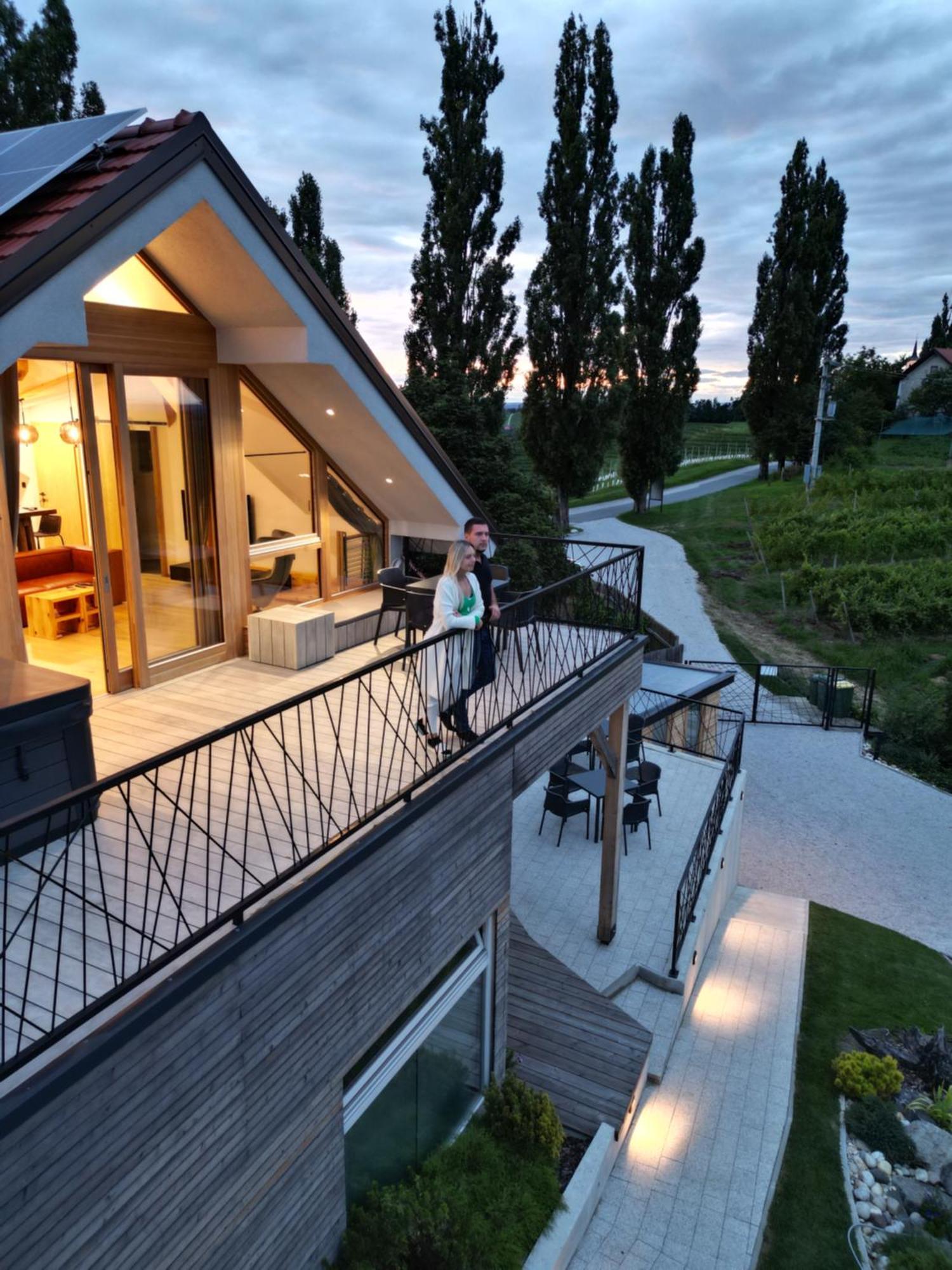 Terasse Jeruzalem Apartments Hermanci Exteriör bild